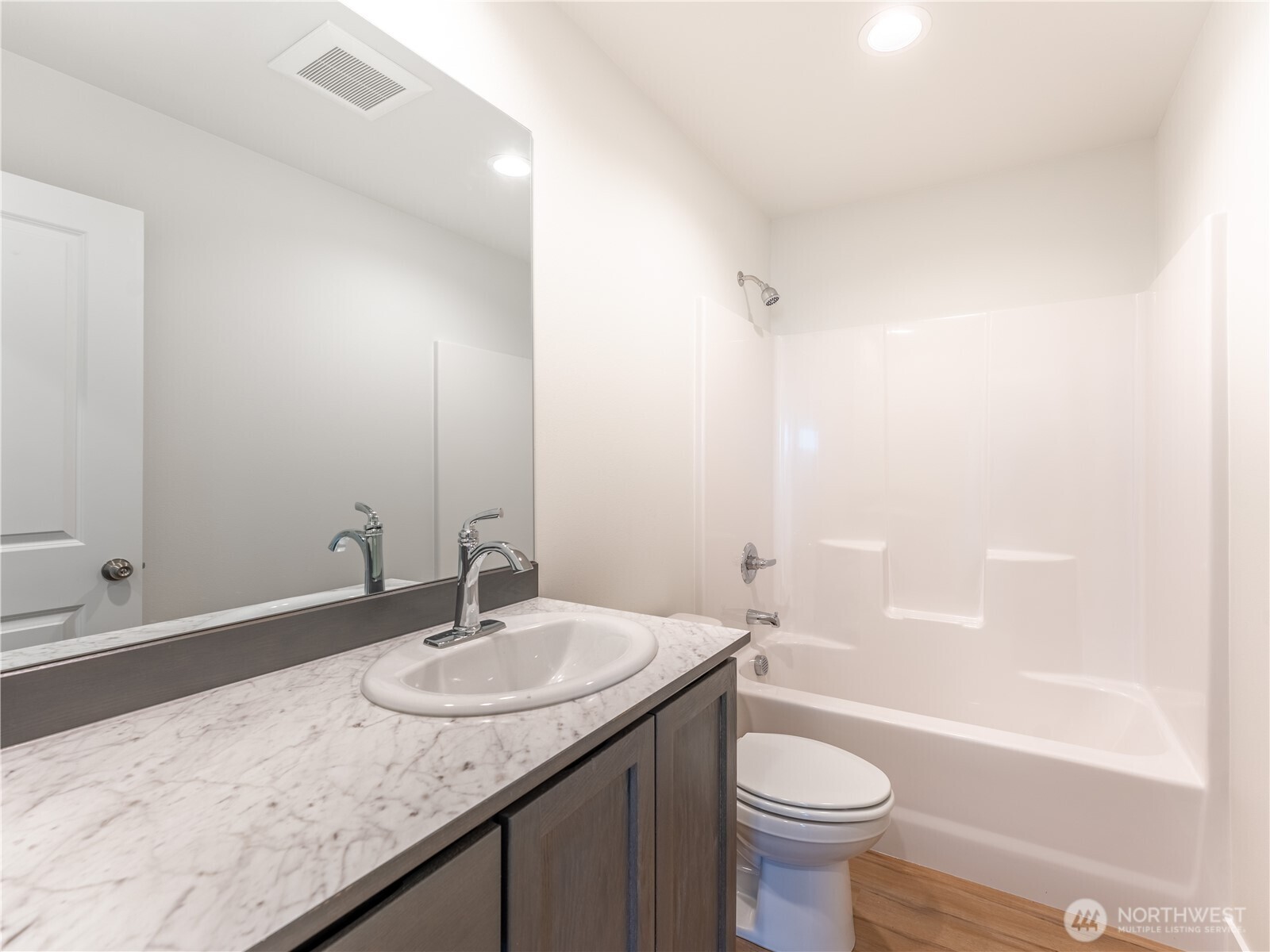 2480 Noah Street SE, East Wenatchee, WA 98802