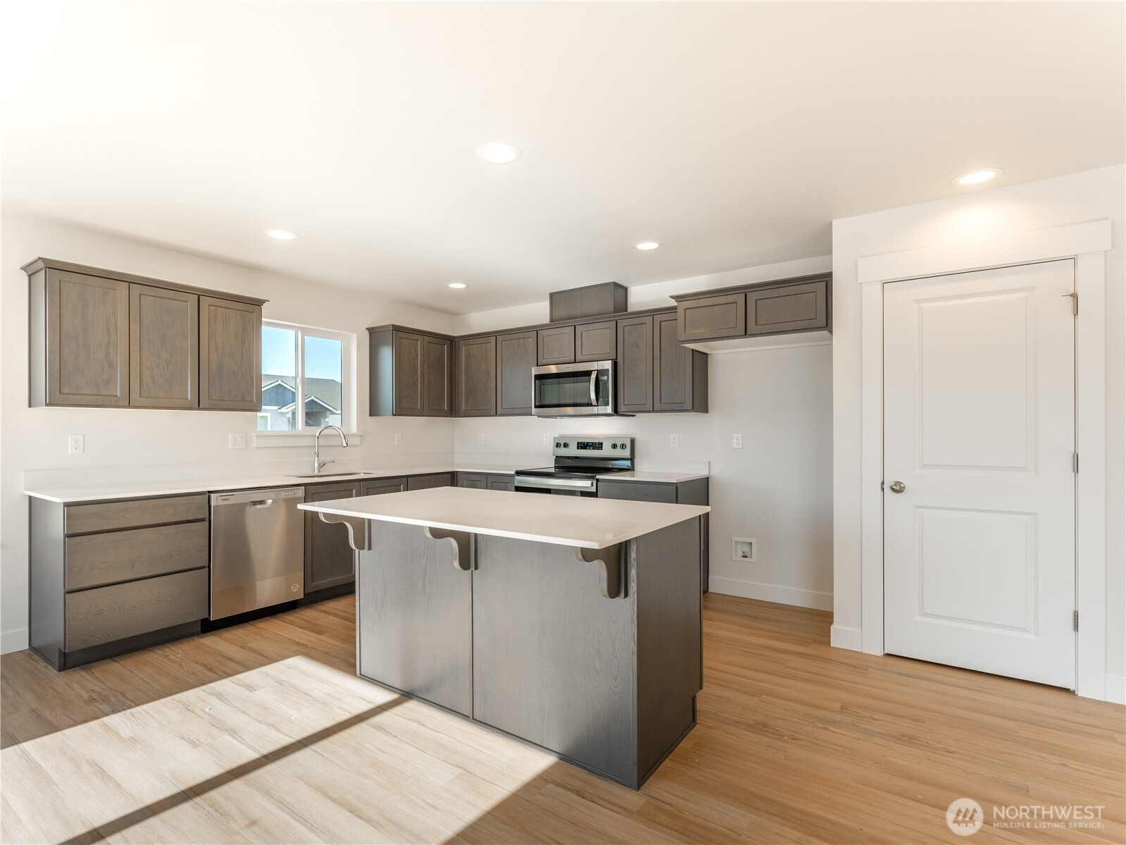 2480 Noah Street SE, East Wenatchee, WA 98802