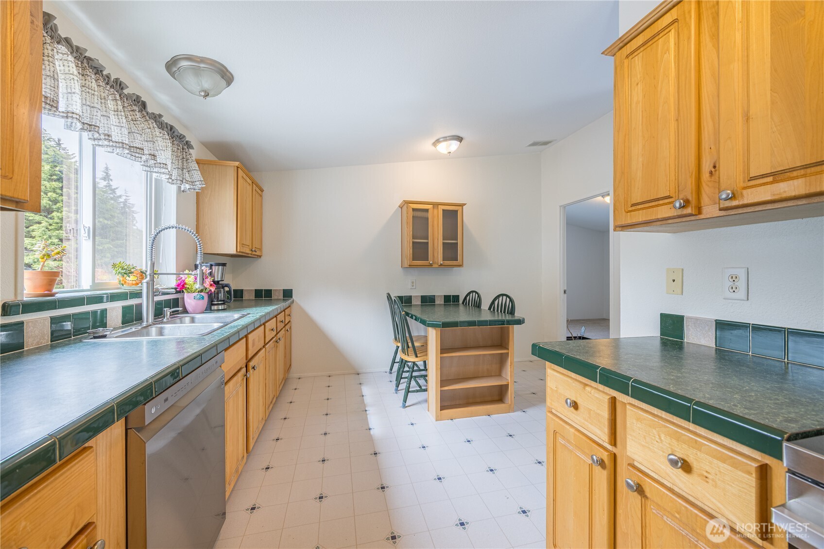 122 Derrick Road , Port Angeles, WA 98362