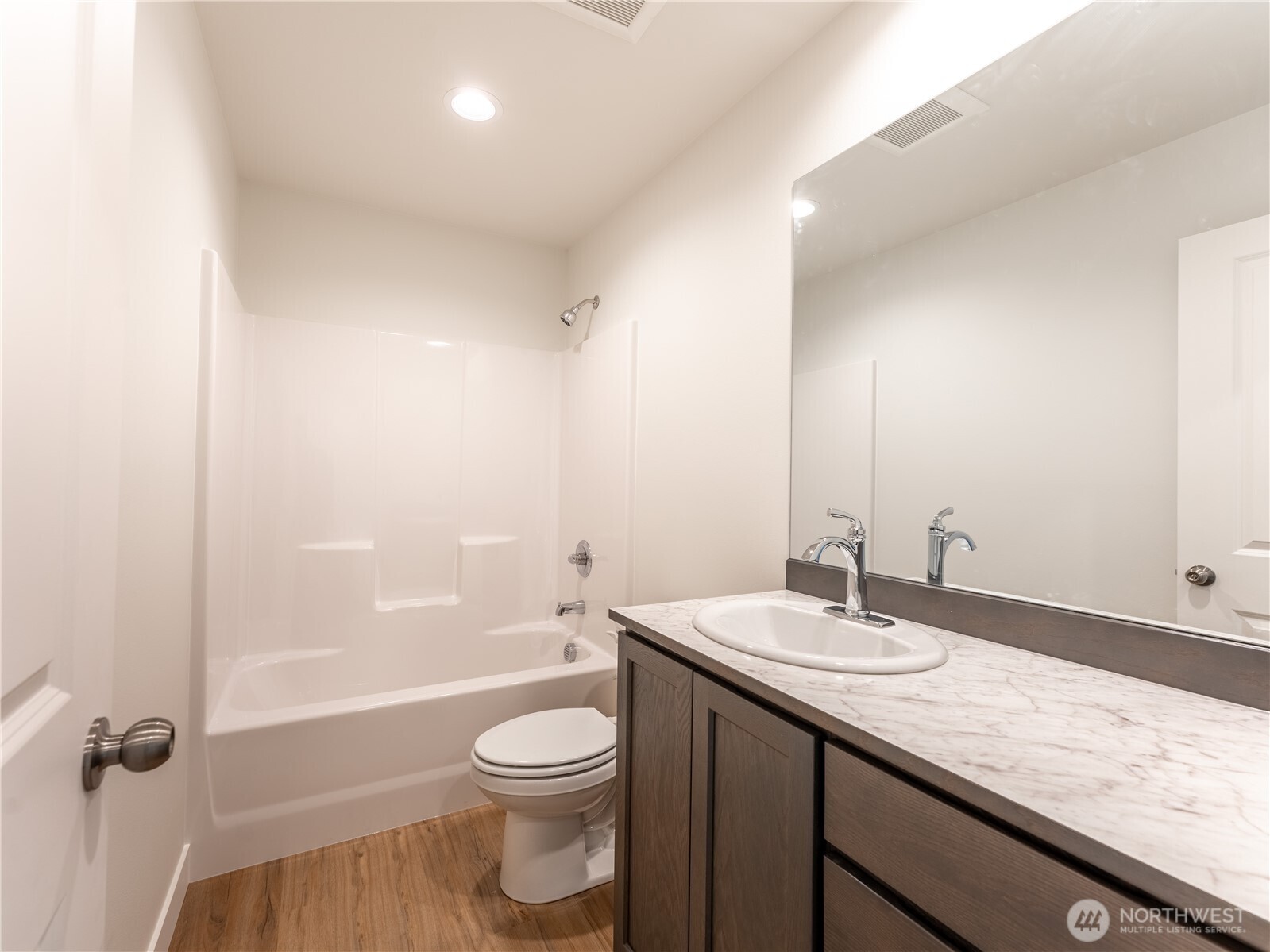 2484 Noah Street SE, East Wenatchee, WA 98802