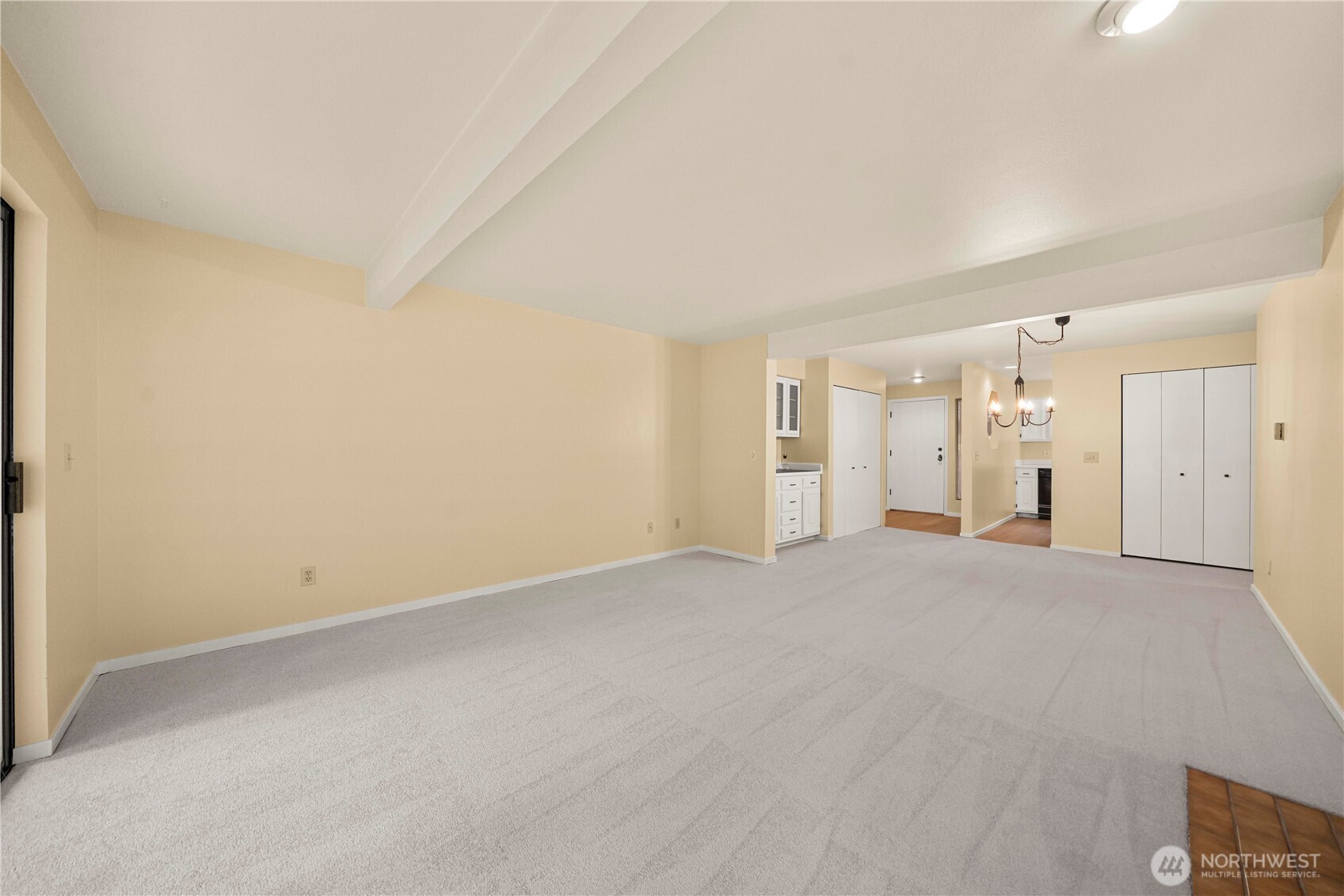 3911 108th Avenue NE #B203, Bellevue, WA 98004