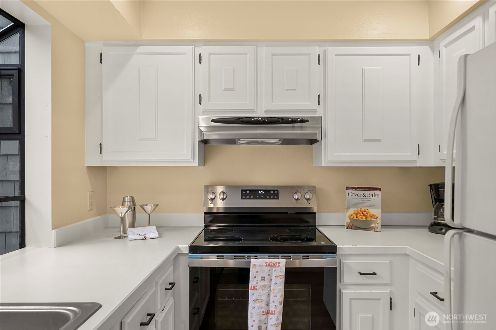3911 108th Avenue NE #B203, Bellevue, WA 98004