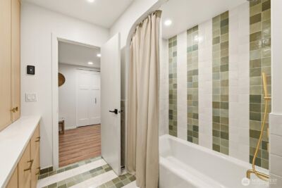 14317 SE 49th Street , Bellevue, WA 98006 - Photo 33