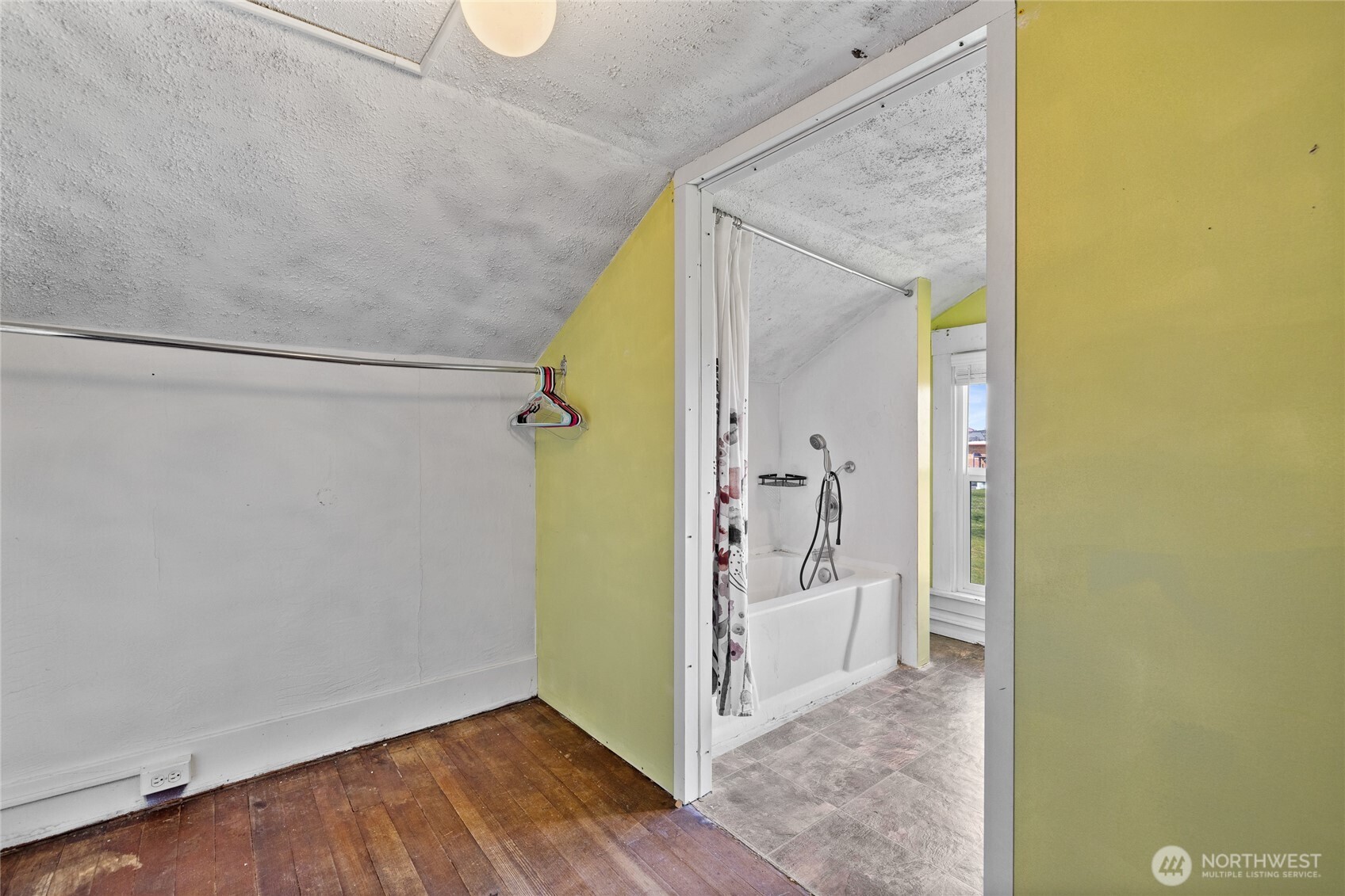 2346 S I Street , Tacoma, WA 98405