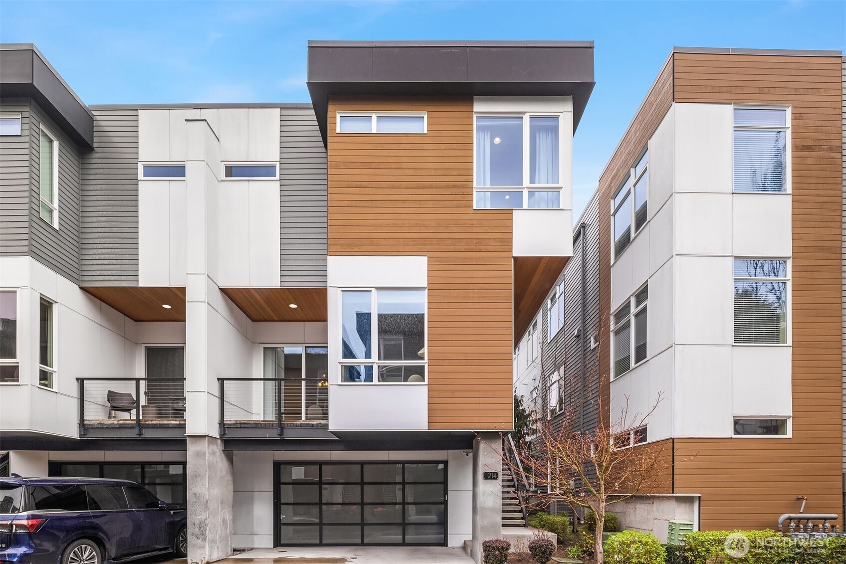 214 4th Court S #6, Kirkland, WA 98033