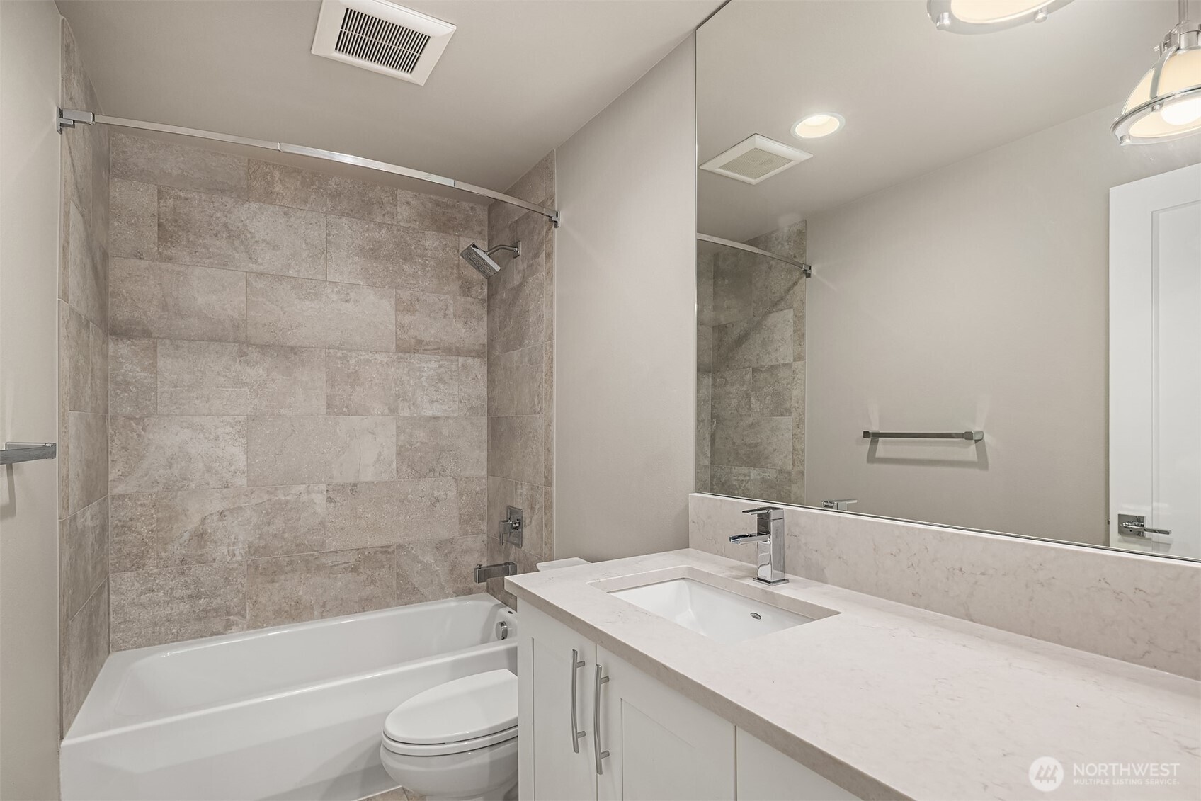 214 4th Court S #6, Kirkland, WA 98033