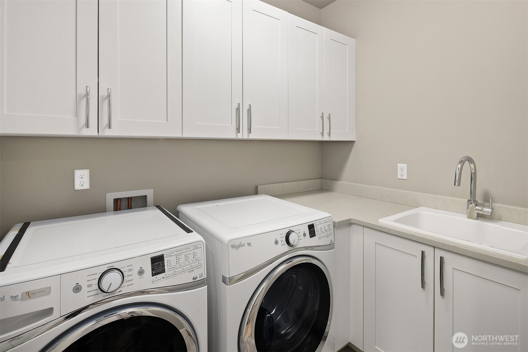 214 4th Court S #6, Kirkland, WA 98033