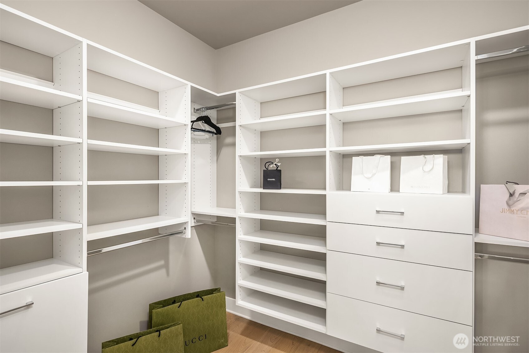 214 4th Court S #6, Kirkland, WA 98033
