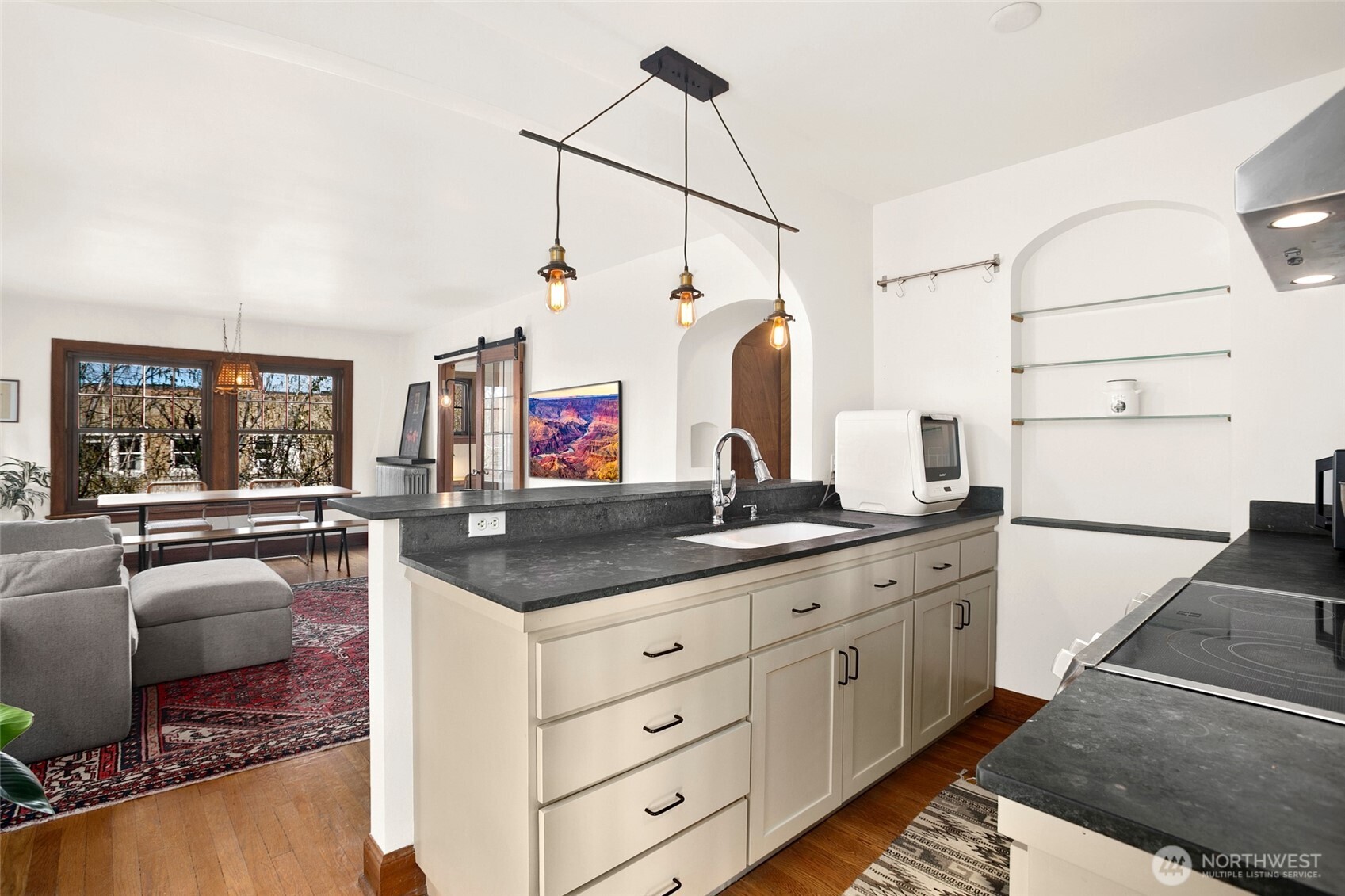 408 Bellevue Avenue E #302, Seattle, WA 98102