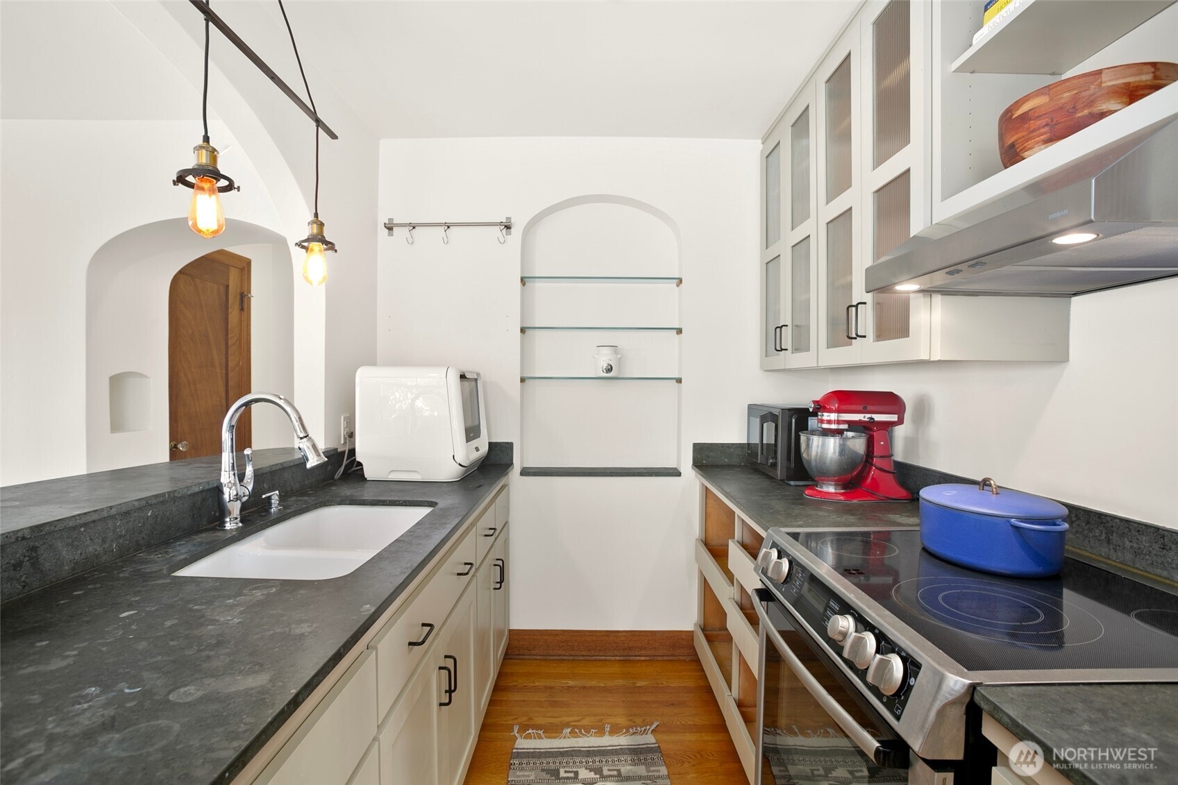 408 Bellevue Avenue E #302, Seattle, WA 98102