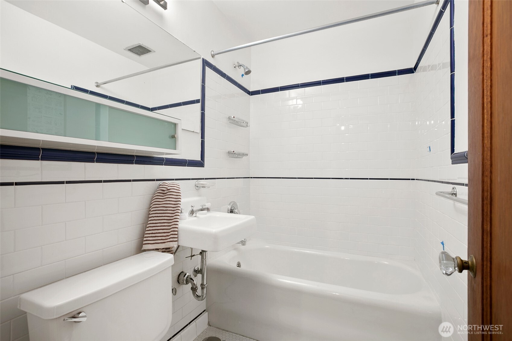 408 Bellevue Avenue E #302, Seattle, WA 98102