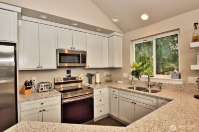 181 Sunrise Avenue SE, Ocean Shores, WA 98569-9509 - Photo 8