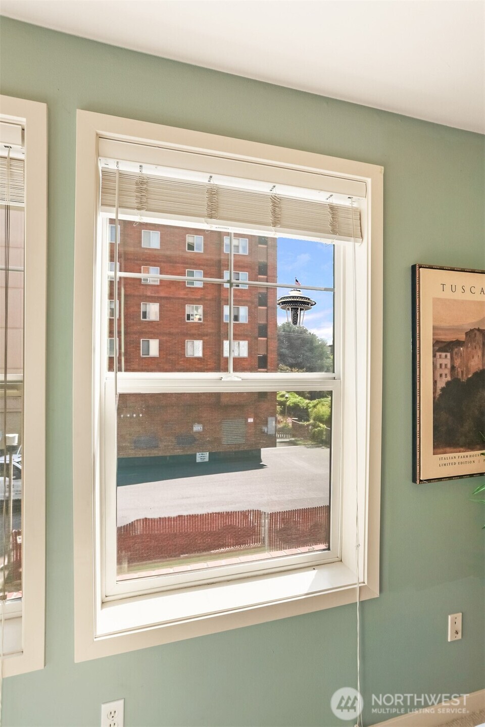 530 4th Avenue W #206, Seattle, WA 98119