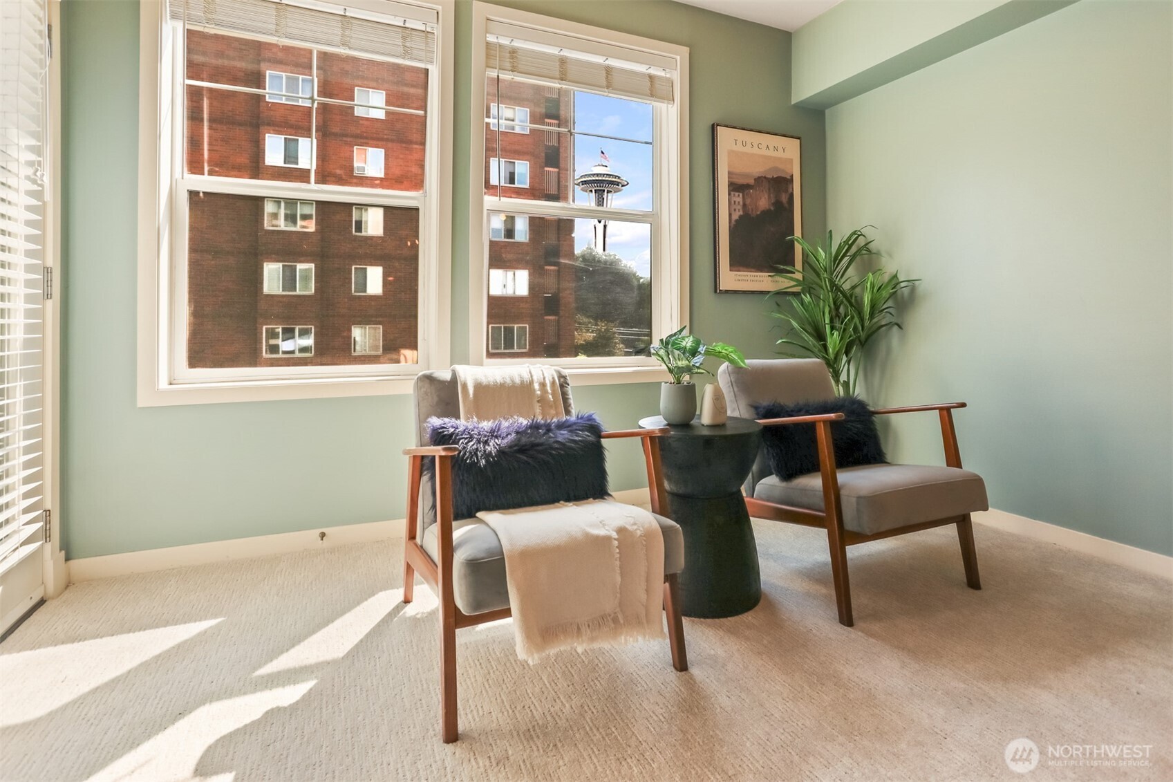 530 4th Avenue W #206, Seattle, WA 98119