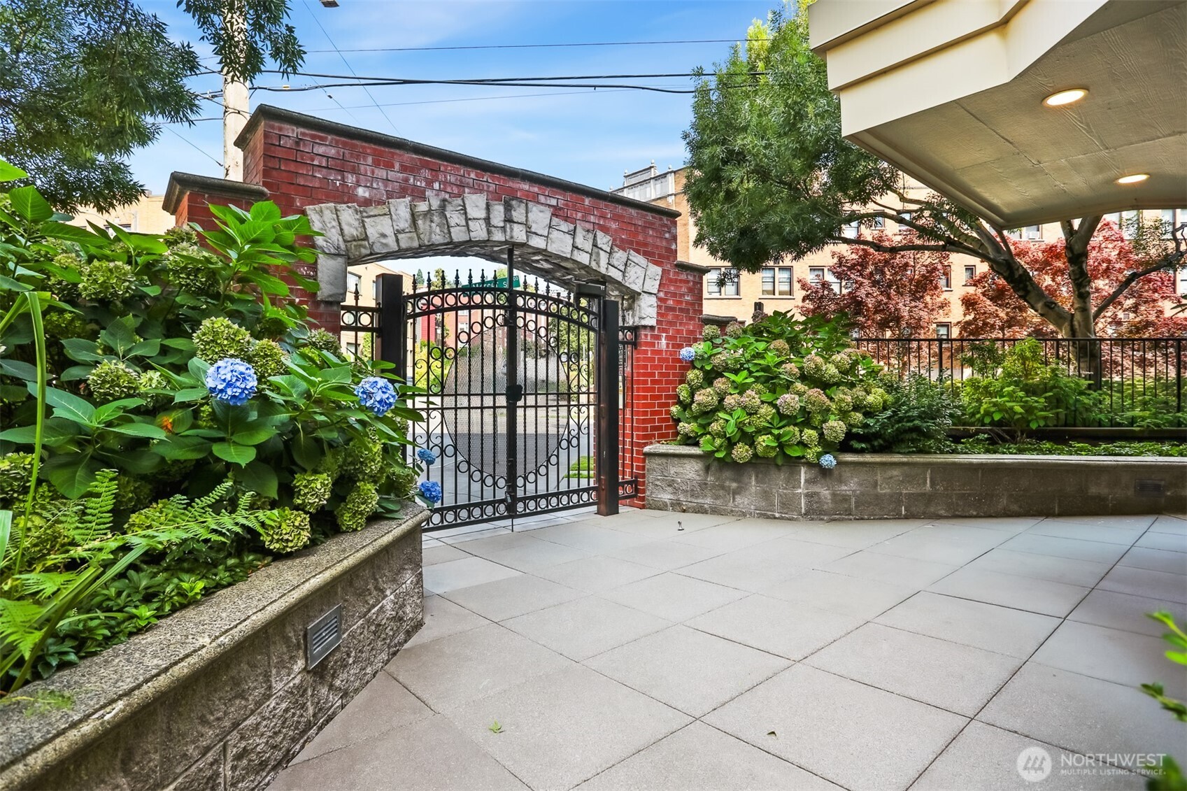530 4th Avenue W #206, Seattle, WA 98119