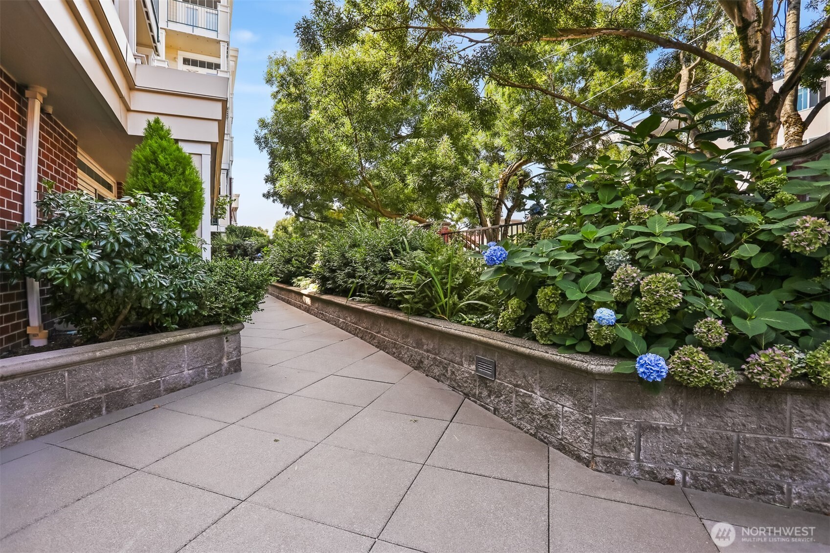 530 4th Avenue W #206, Seattle, WA 98119