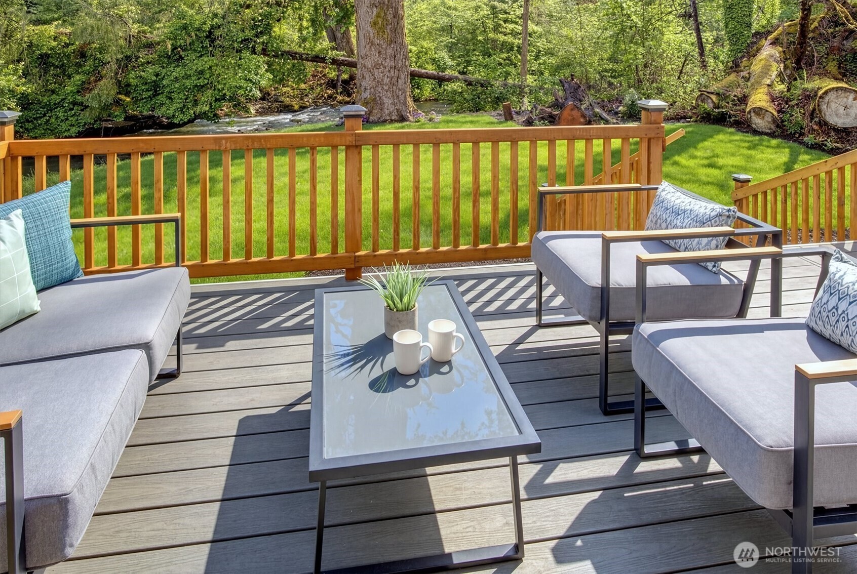 560 NE Alder Street , Issaquah, WA 98027