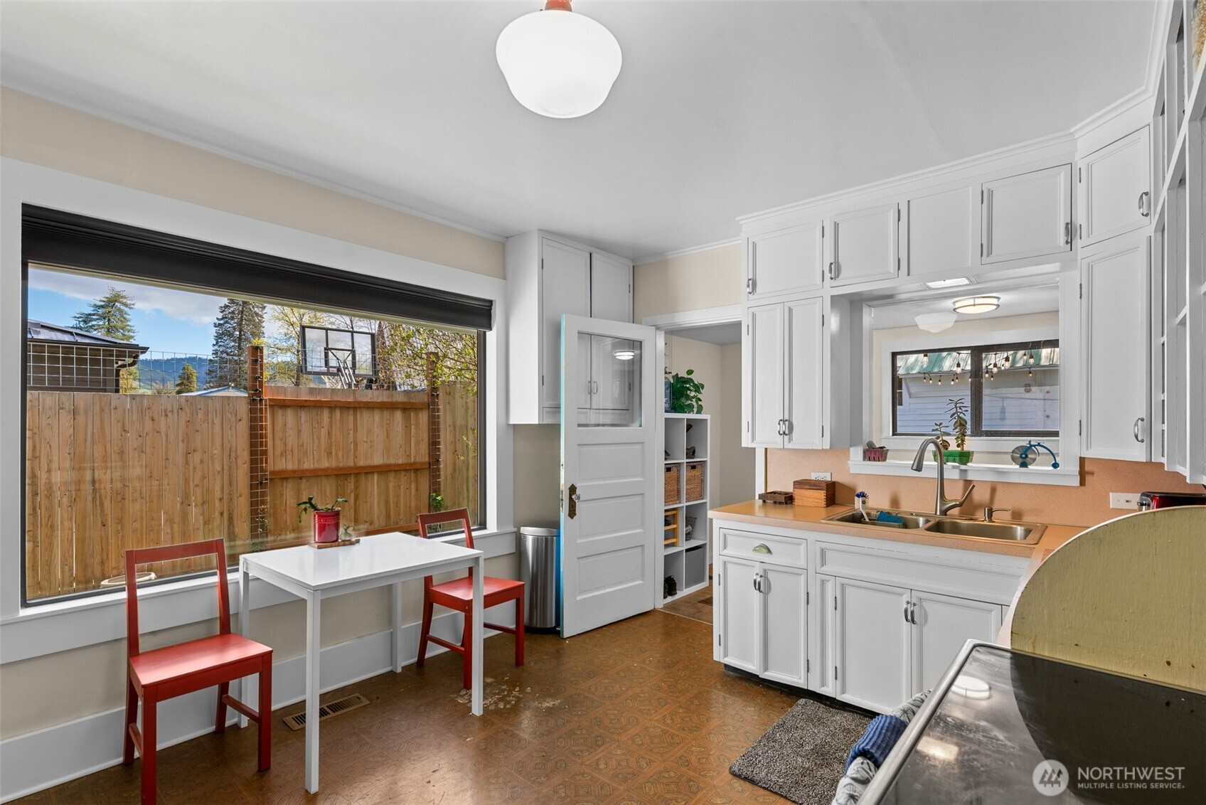 253 Benton Street , Leavenworth, WA 98826