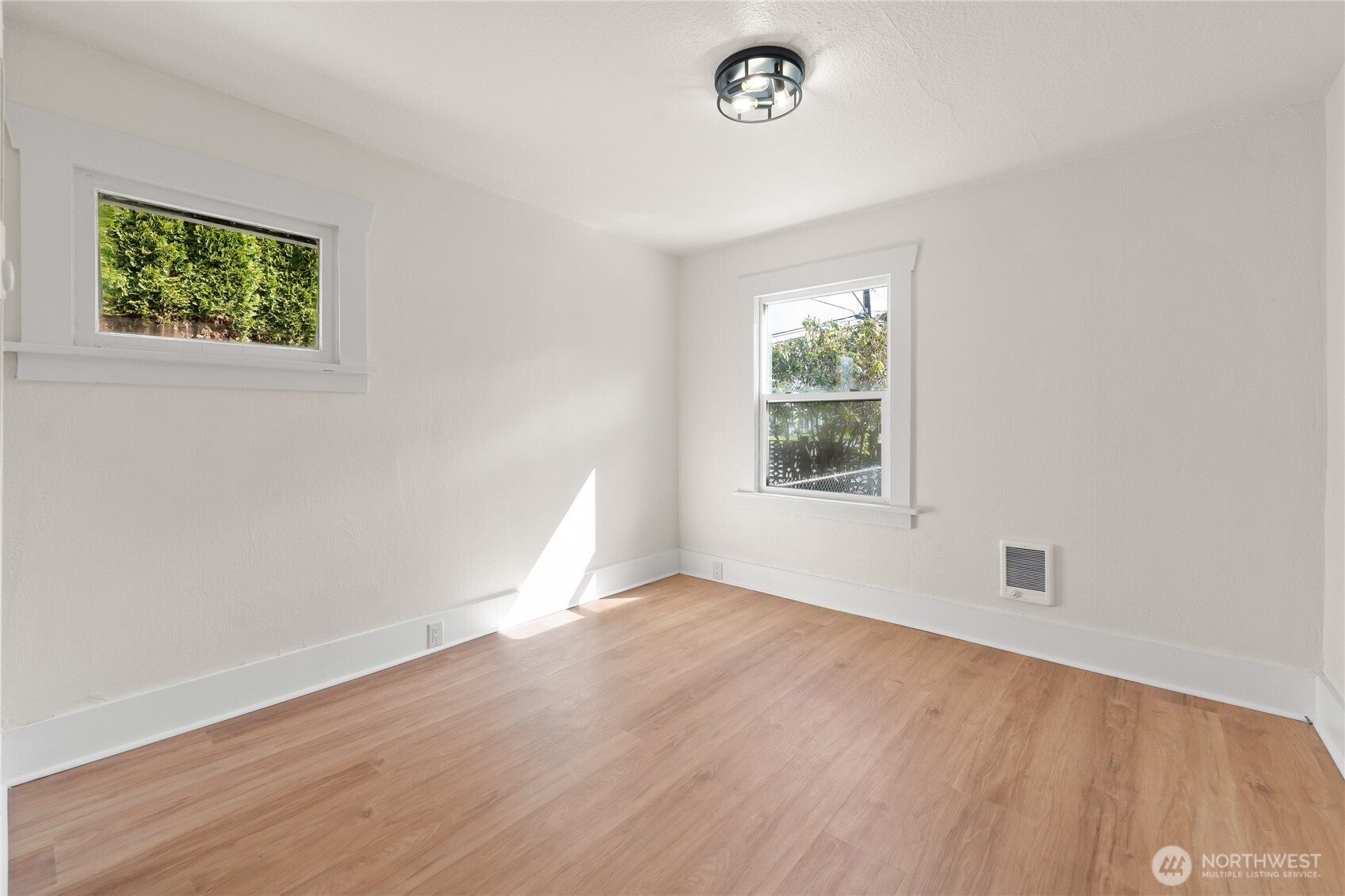 102 12th Street SW, Puyallup, WA 98371