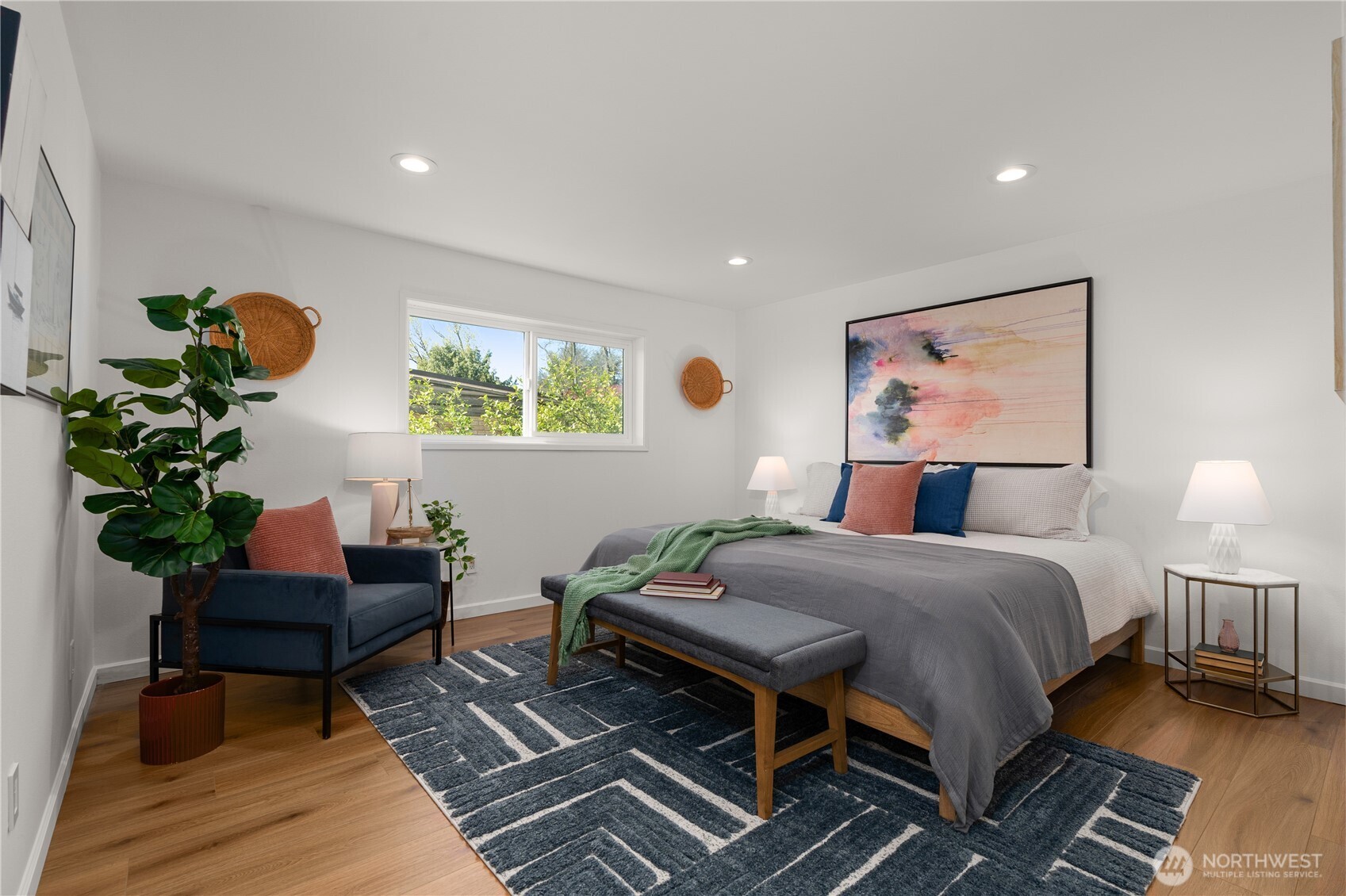 666 W Olympic Place #201, Seattle, WA 98119-3671