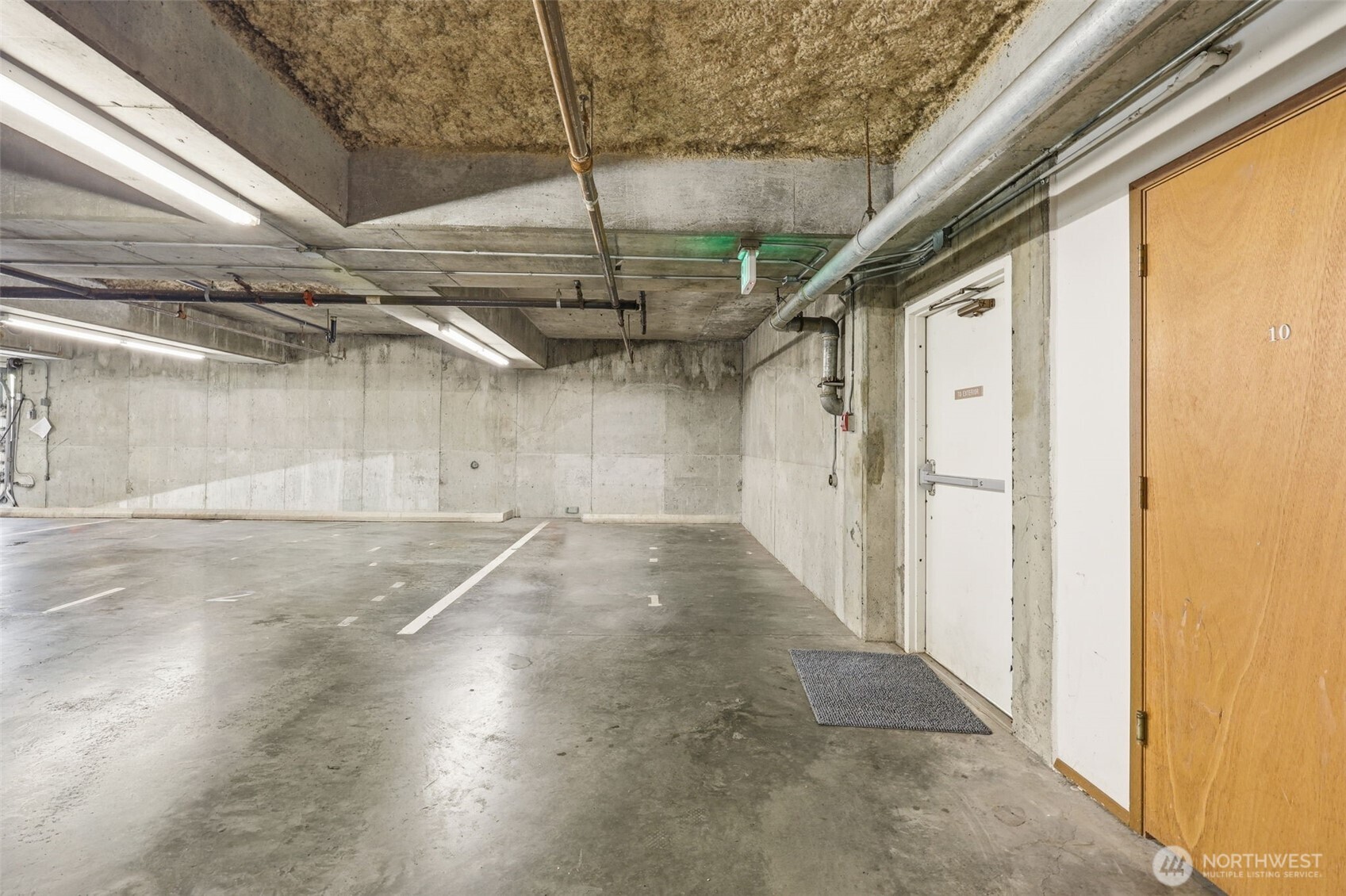 666 W Olympic Place #201, Seattle, WA 98119-3671