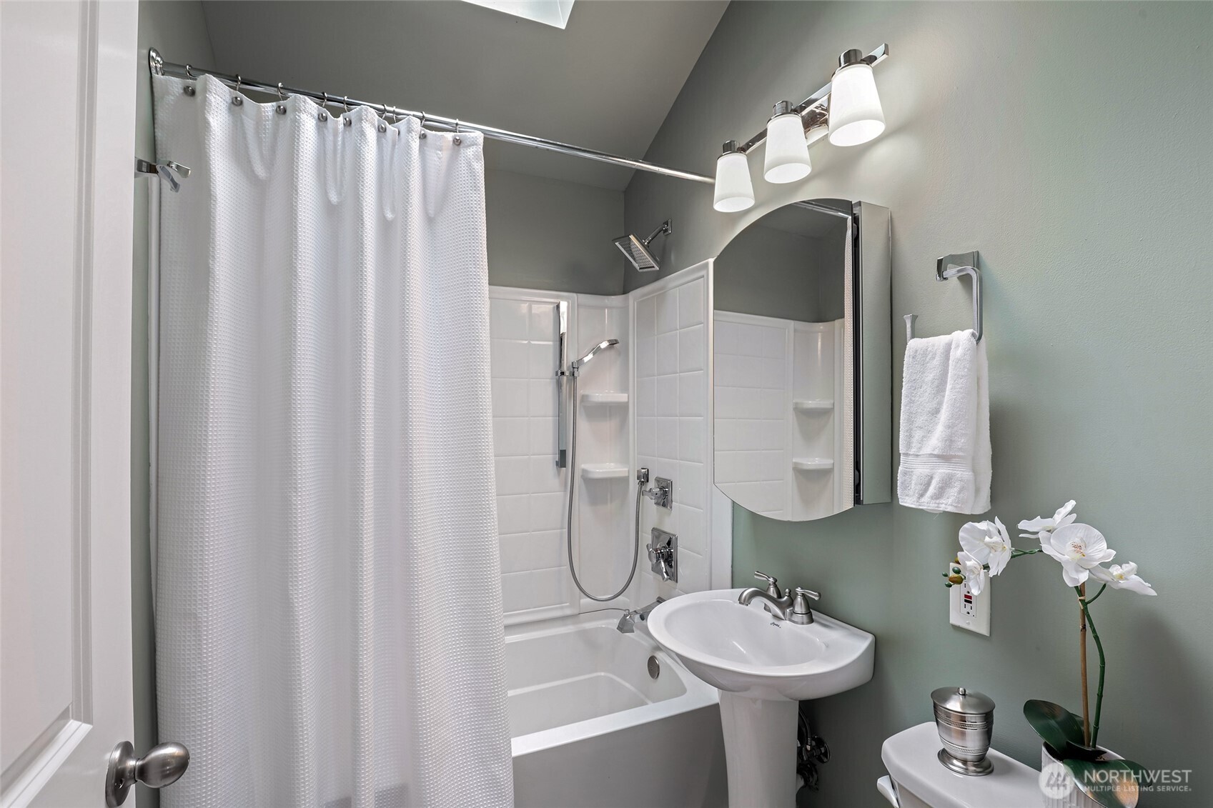 18545 Fremont Avenue N, Shoreline, WA 98133