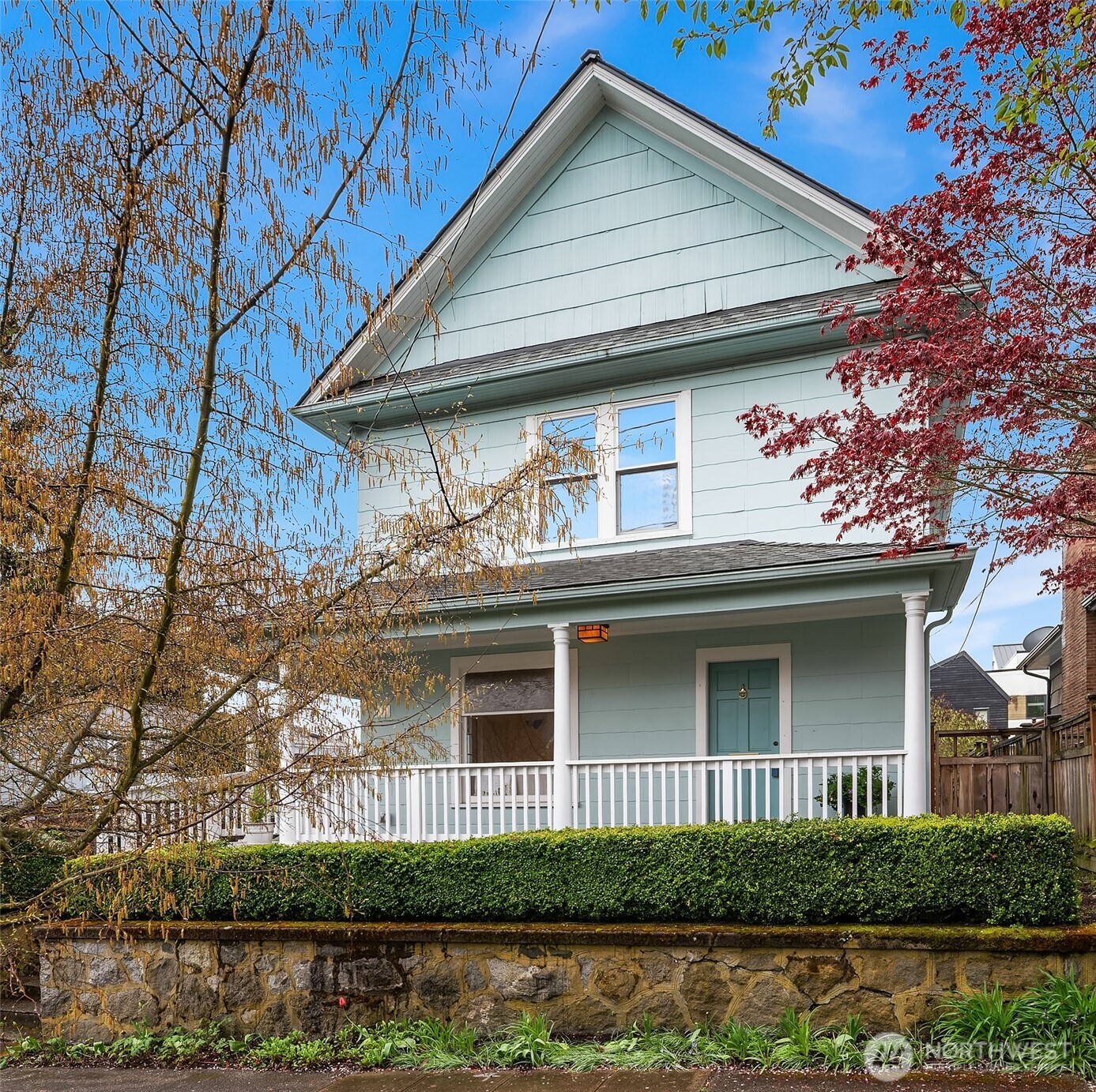 919 N 77th Street , Seattle, WA 98103