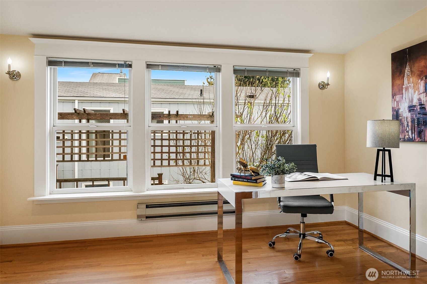 919 N 77th Street , Seattle, WA 98103