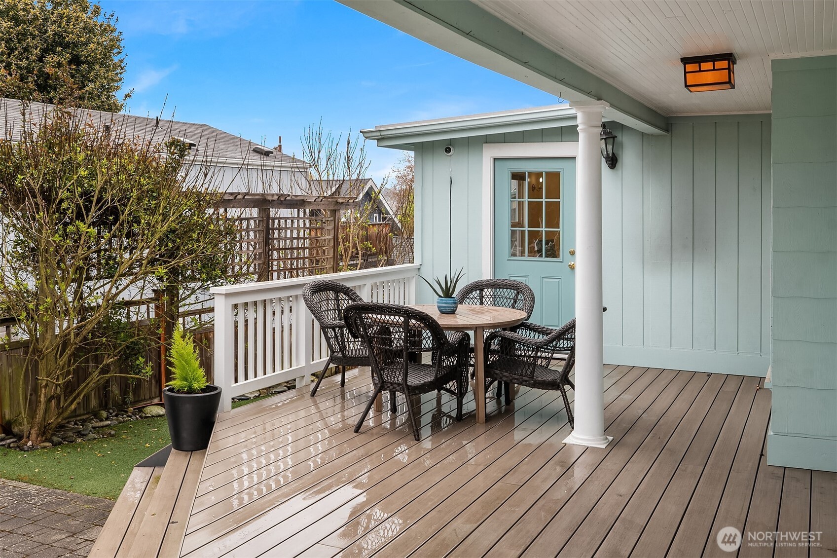 919 N 77th Street , Seattle, WA 98103