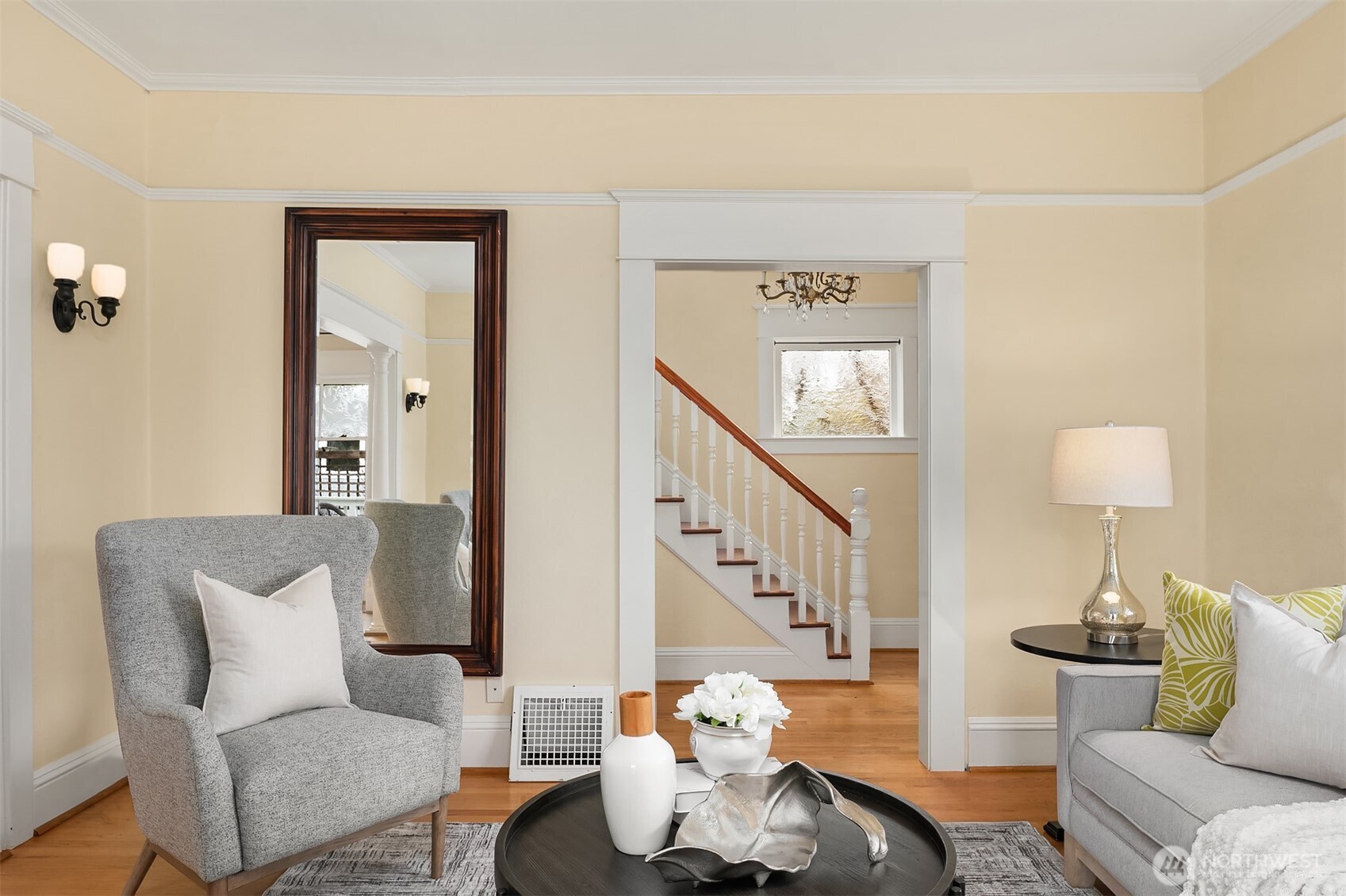 919 N 77th Street , Seattle, WA 98103
