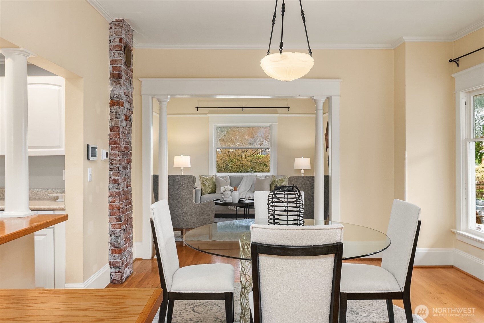 919 N 77th Street , Seattle, WA 98103