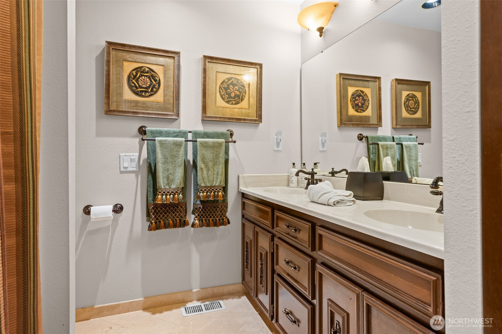 7901 Sapphire Drive SW, Lakewood, WA 98498