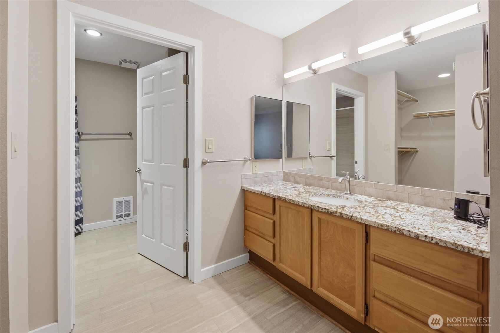 22211 Cliff Avenue S #104, Des Moines, WA 98198