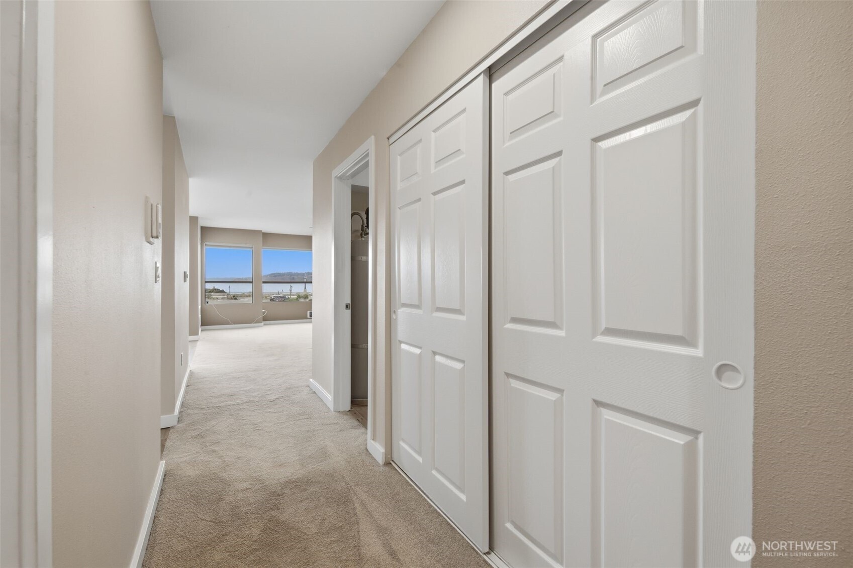 22211 Cliff Avenue S #104, Des Moines, WA 98198