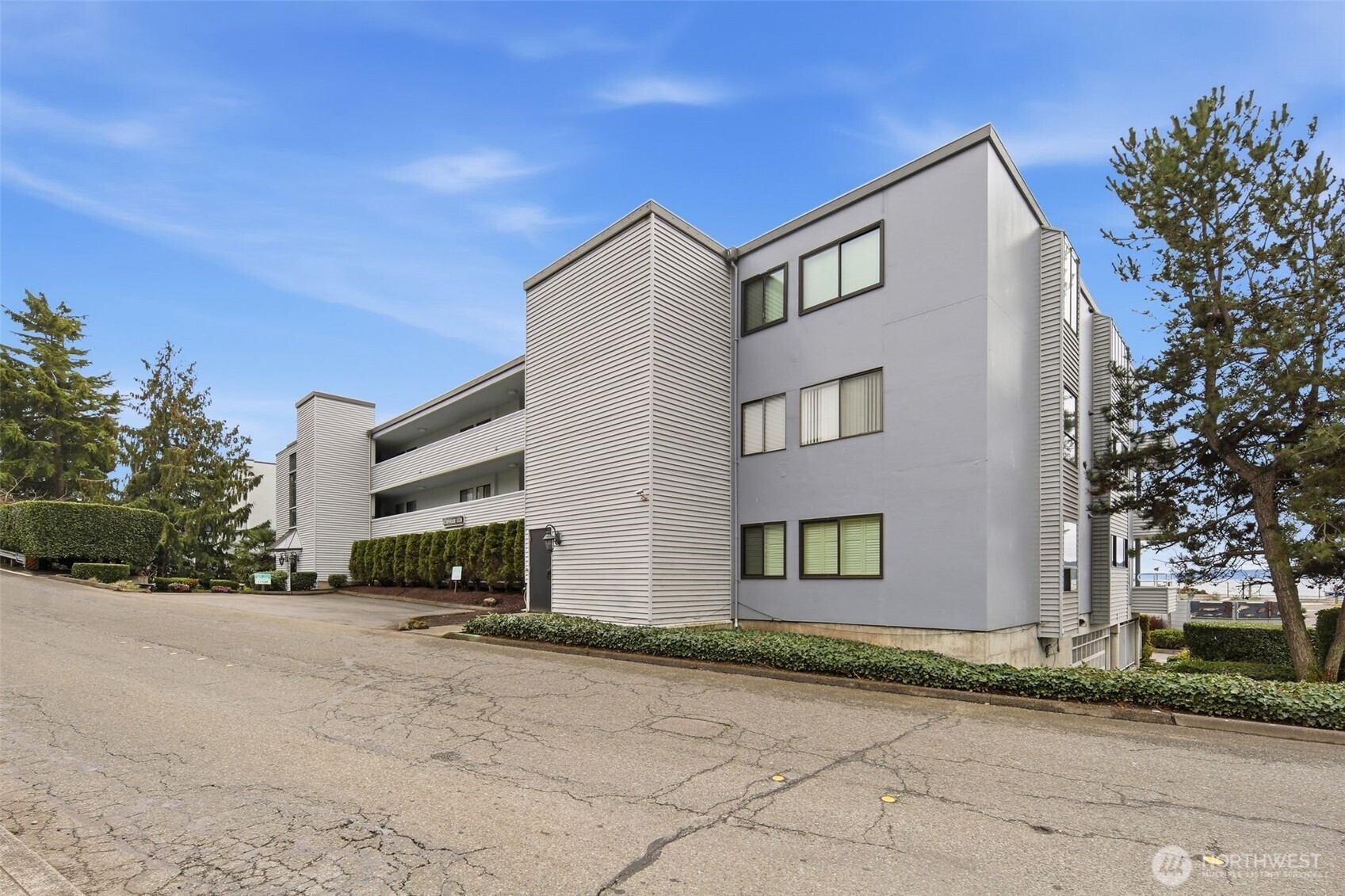 22211 Cliff Avenue S #104, Des Moines, WA 98198