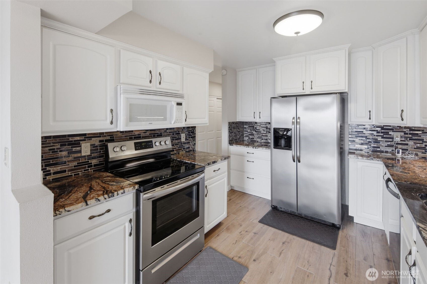22211 Cliff Avenue S #104, Des Moines, WA 98198