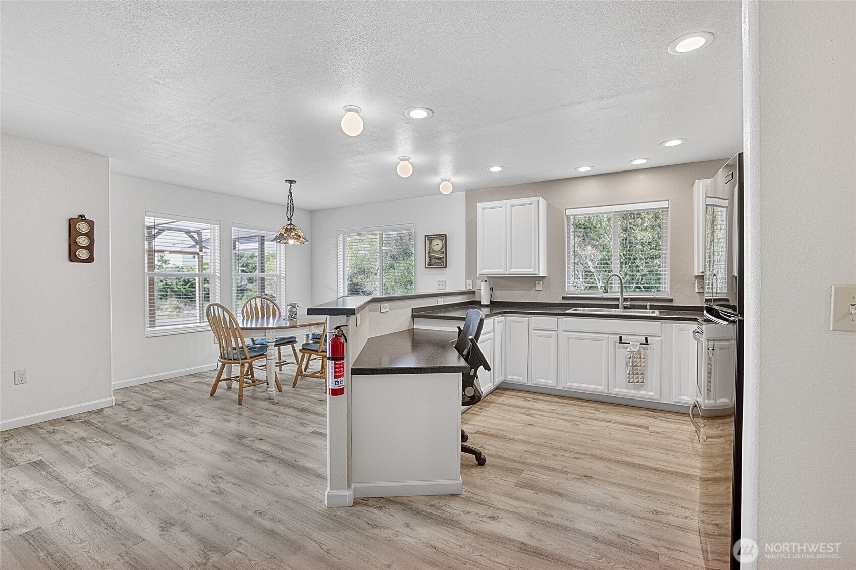 376 Sand Dune Avenue SW, Ocean Shores, WA 98569