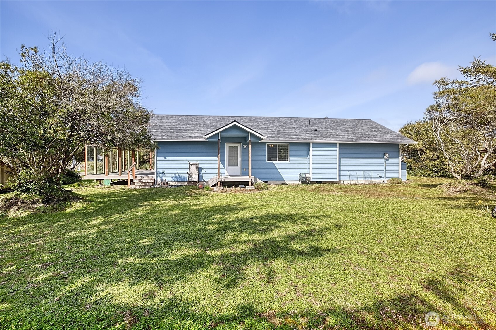 376 Sand Dune Avenue SW, Ocean Shores, WA 98569