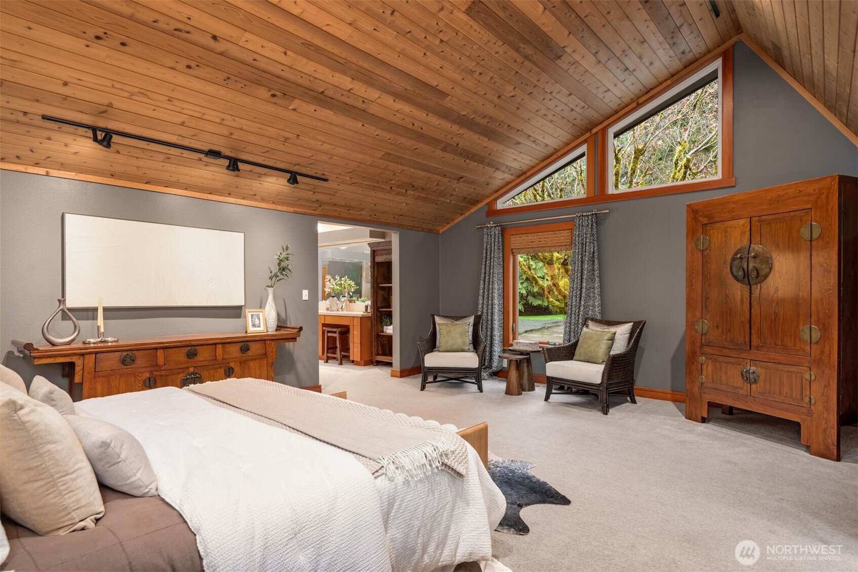 22601 95TH Avenue SE, Woodinville, WA 98077