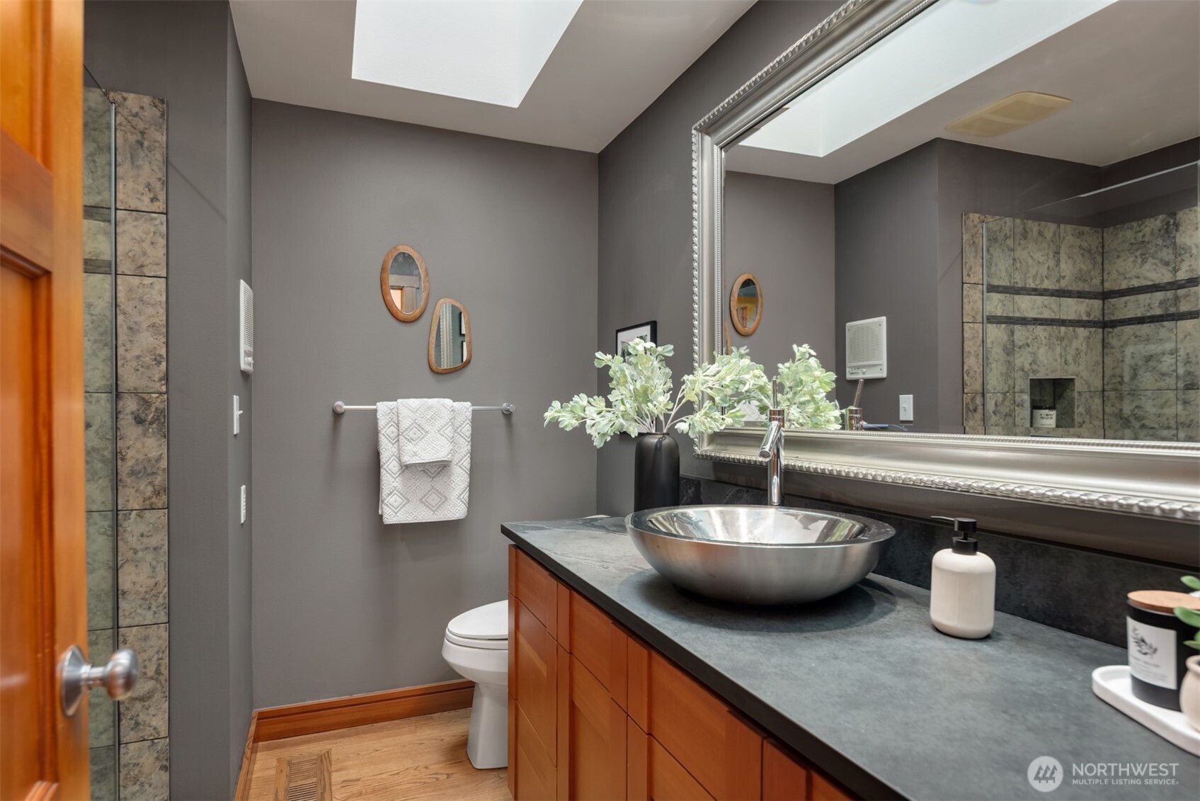 22601 95TH Avenue SE, Woodinville, WA 98077