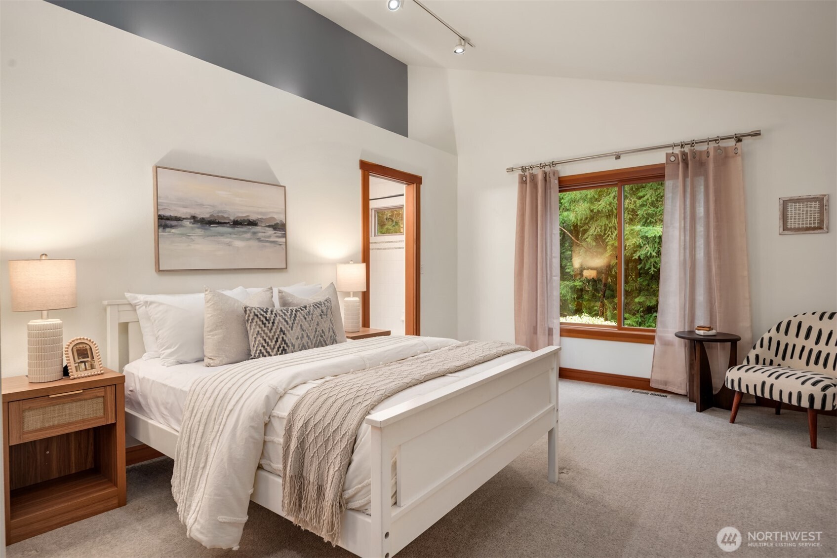 22601 95TH Avenue SE, Woodinville, WA 98077