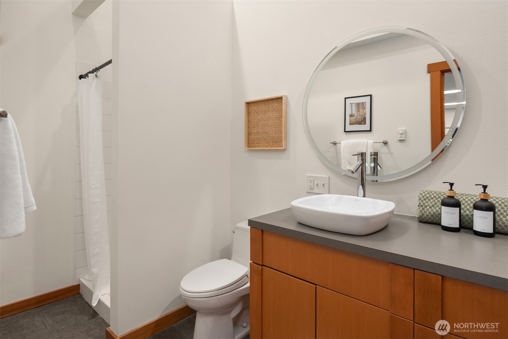 22601 95TH Avenue SE, Woodinville, WA 98077