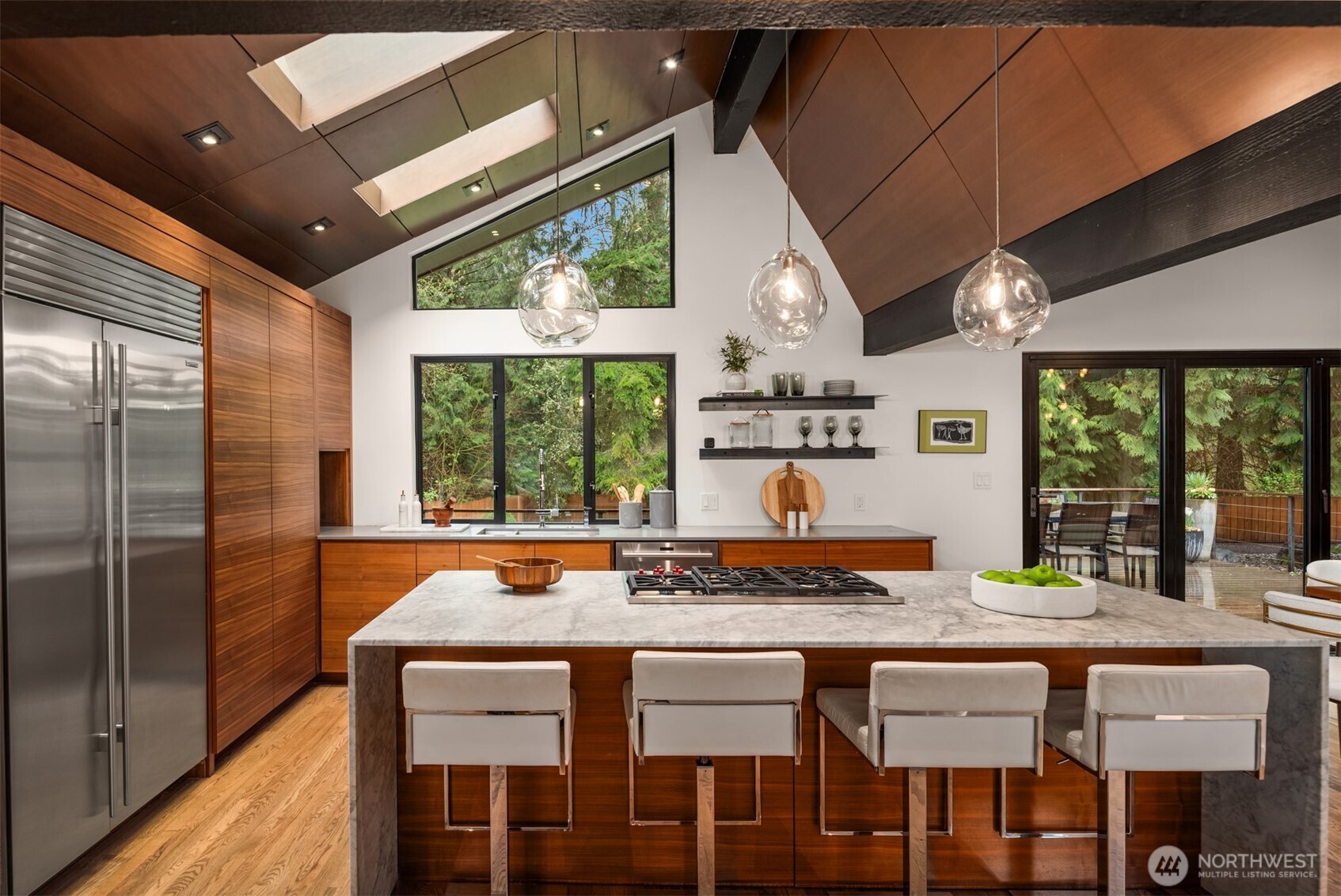 22601 95TH Avenue SE, Woodinville, WA 98077