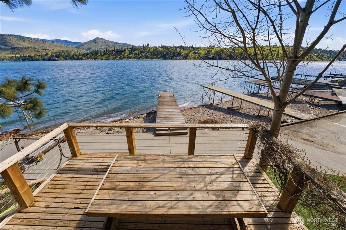 12632 S Lakeshore Road , Chelan, WA 98816