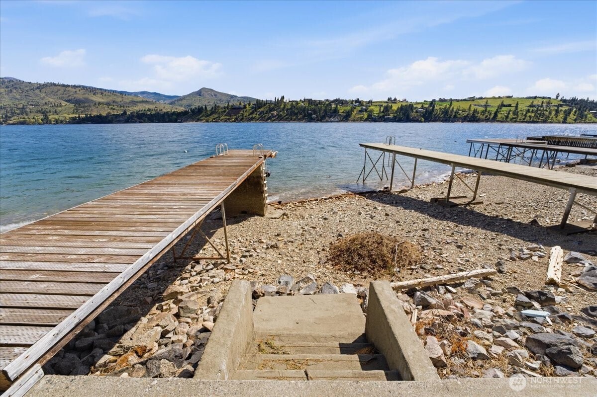 12632 S Lakeshore Road , Chelan, WA 98816
