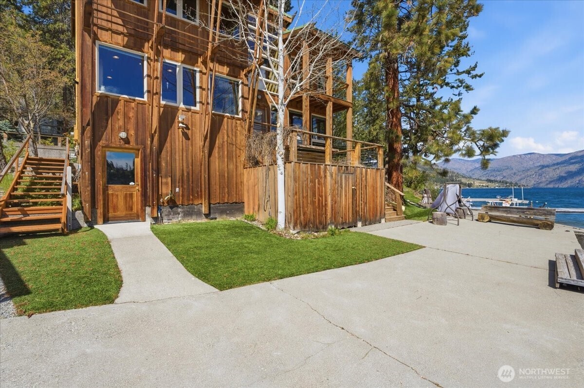 12632 S Lakeshore Road , Chelan, WA 98816