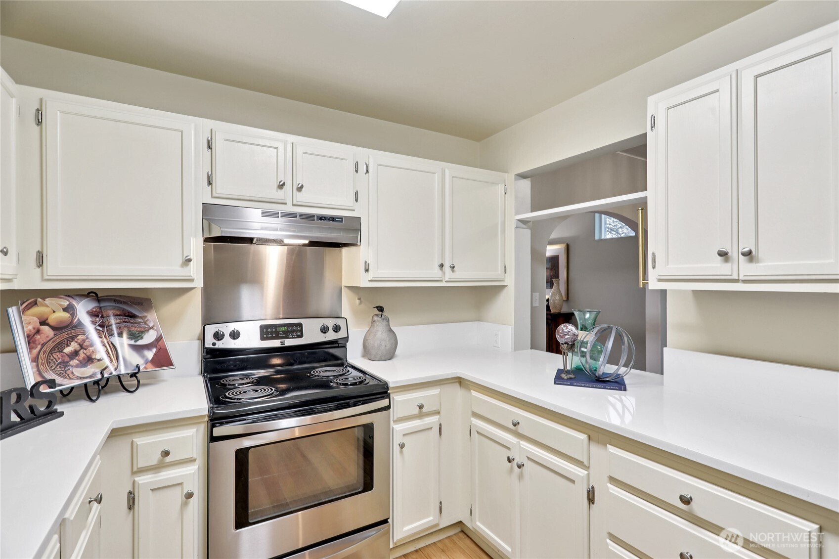 8207 Meridian Avenue N, Seattle, WA 98103