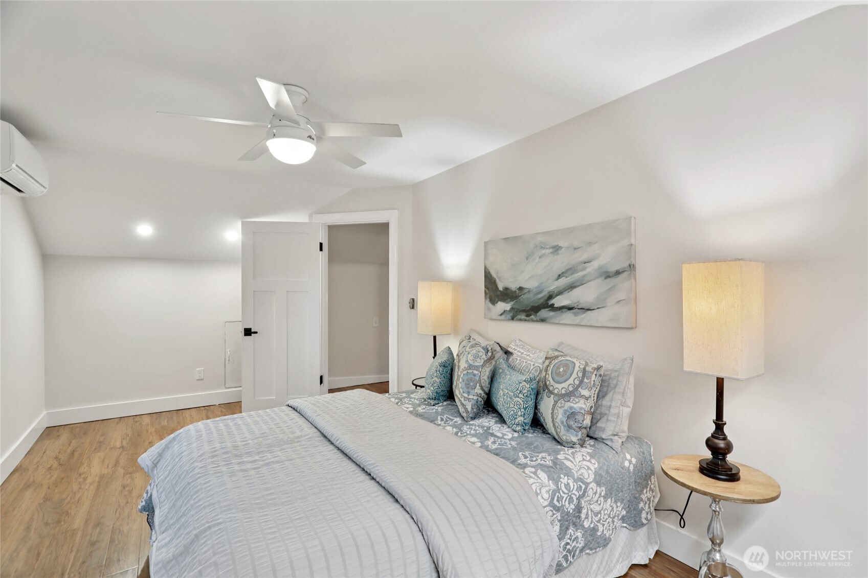 8207 Meridian Avenue N, Seattle, WA 98103