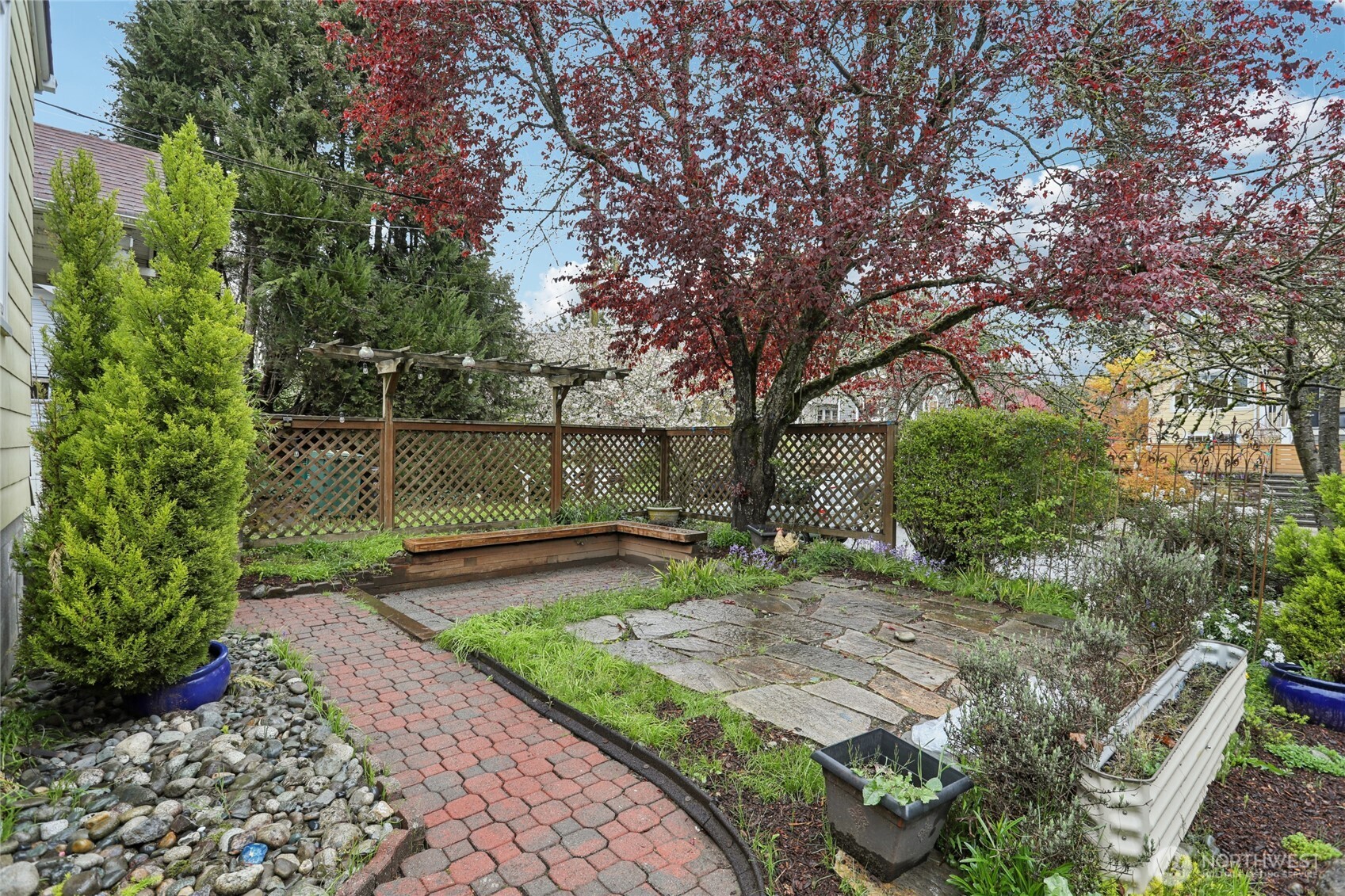 8207 Meridian Avenue N, Seattle, WA 98103