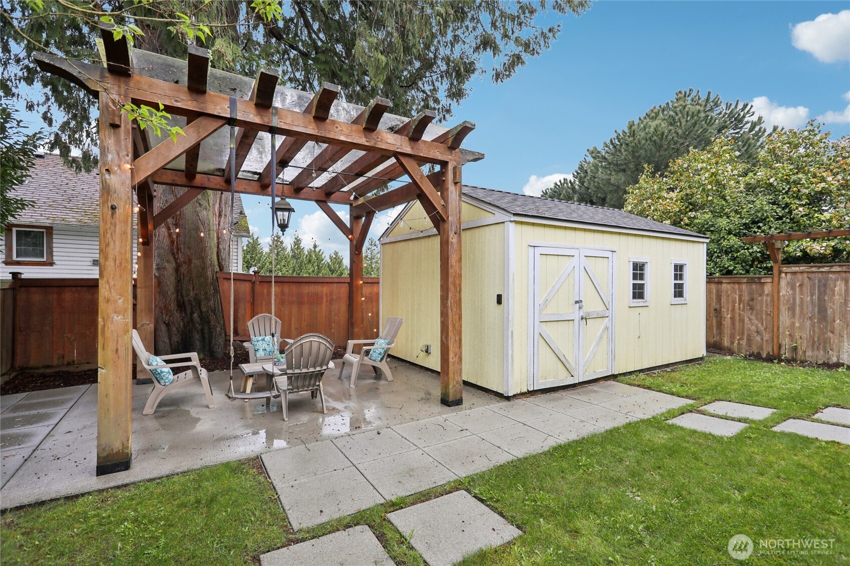 8207 Meridian Avenue N, Seattle, WA 98103